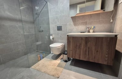 Location d’un appartement meublé et lumineux de 3 pièces, 73 m², Belgrade, Serbie